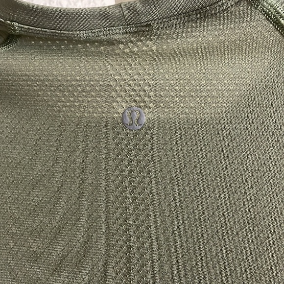 EUC Lululemon Long Sleeve - Picture 5 of 5